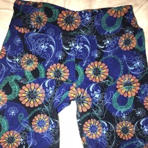 LULA ROE LEGGINGS NEVER WORN
